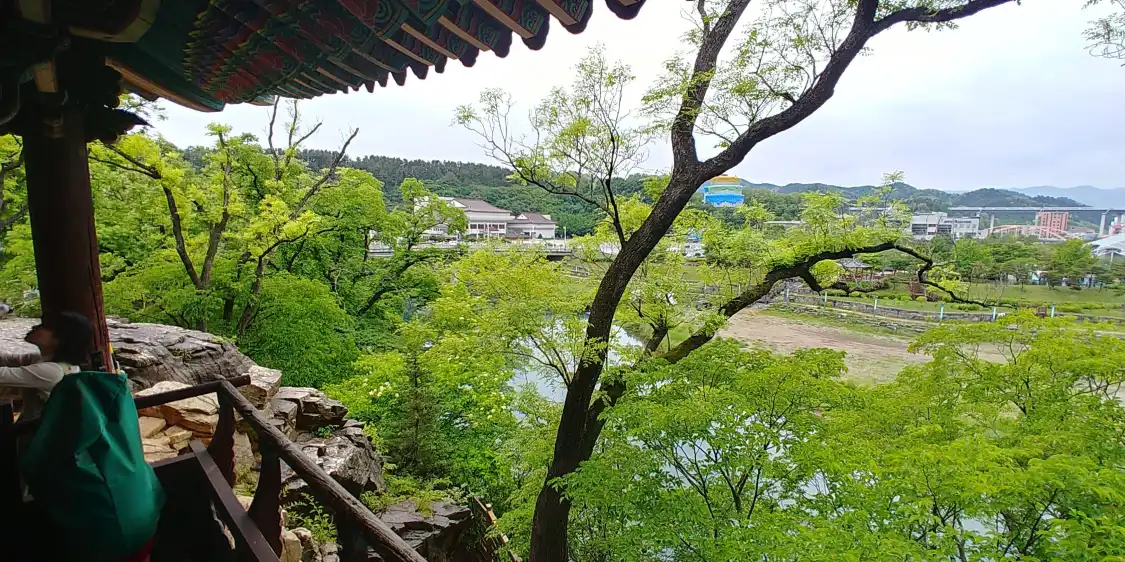 Hotels near Jukseoru Pavilion