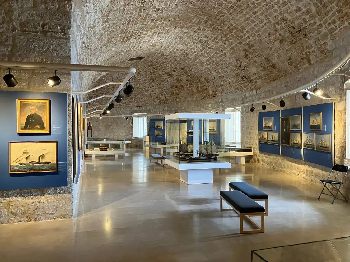 Hotels near Maritime Museum