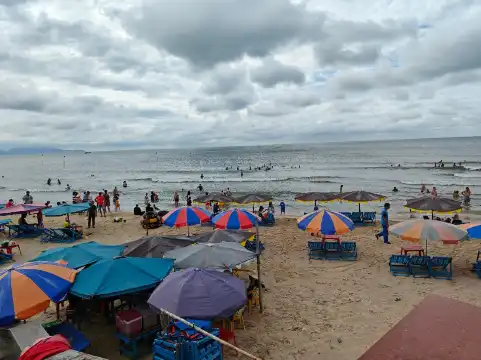 Hotels near Back beach