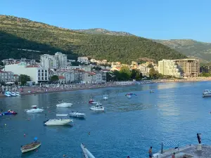 Petrovac beach