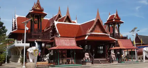 Hotels near Samut Songkhram