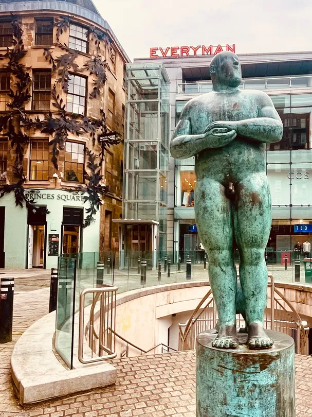 1_Statue "As Proud As"