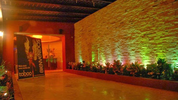 Taboo show girls & dinner