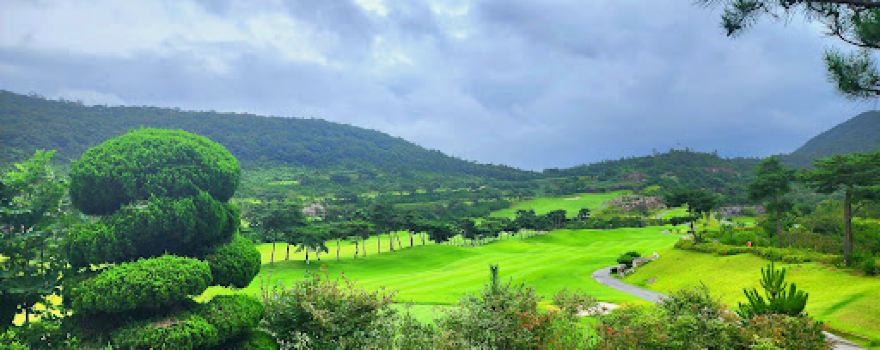 Muan clean Valley Country Club Clubhouse