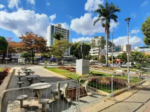 Square Silviano Brandão