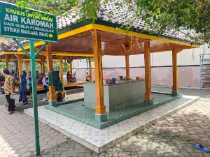 Makam Syech Maulana Ishaq