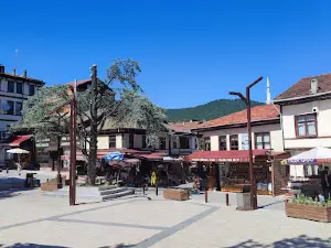 Şht. M. Nuri Karabıyık Parkı