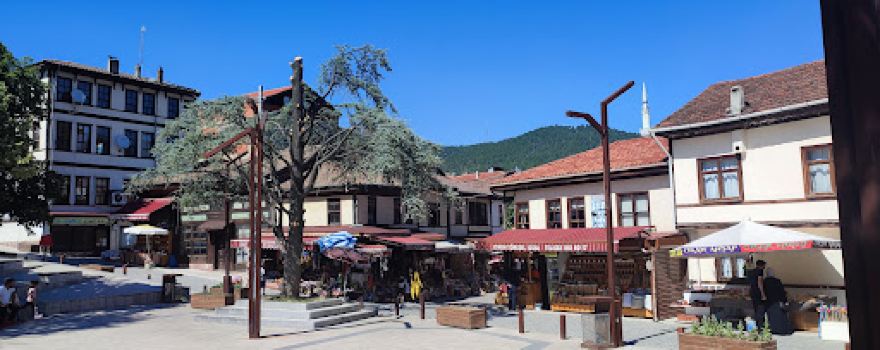 Şht. M. Nuri Karabıyık Parkı
