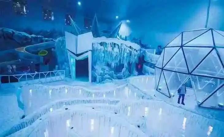 5_Tus-Qiaobo Ice & Snow World