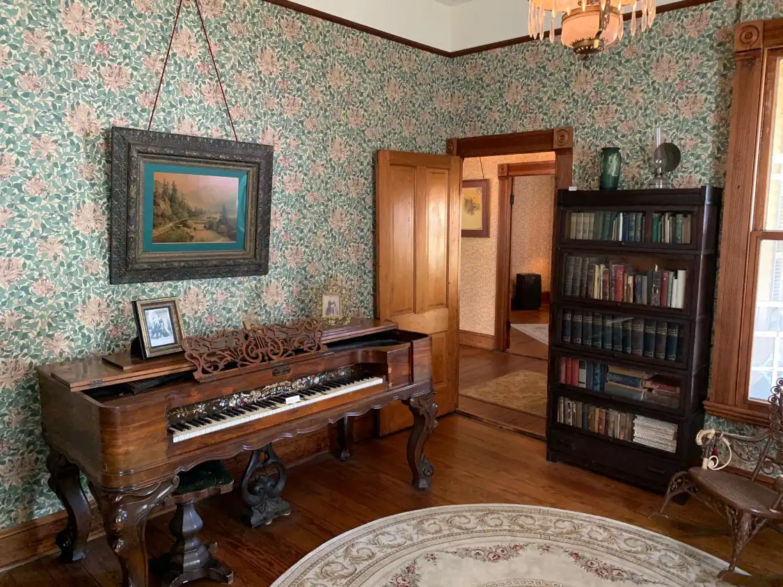 Hotels near O. Henry Museum
