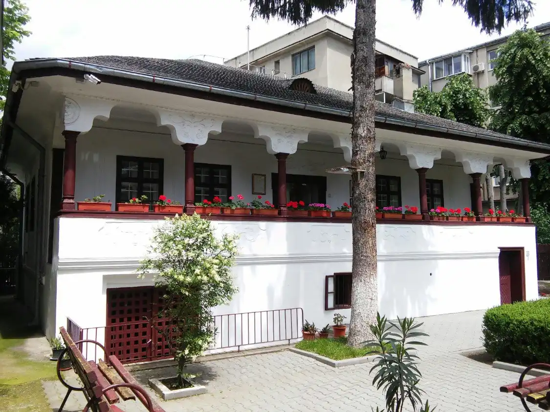 Hotels near "Ion Luca Caragiale" Museum