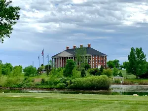 Redlin Art Center