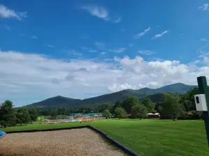 Yogi Bear's Jellystone Park Camp-Resort: Luray, VA