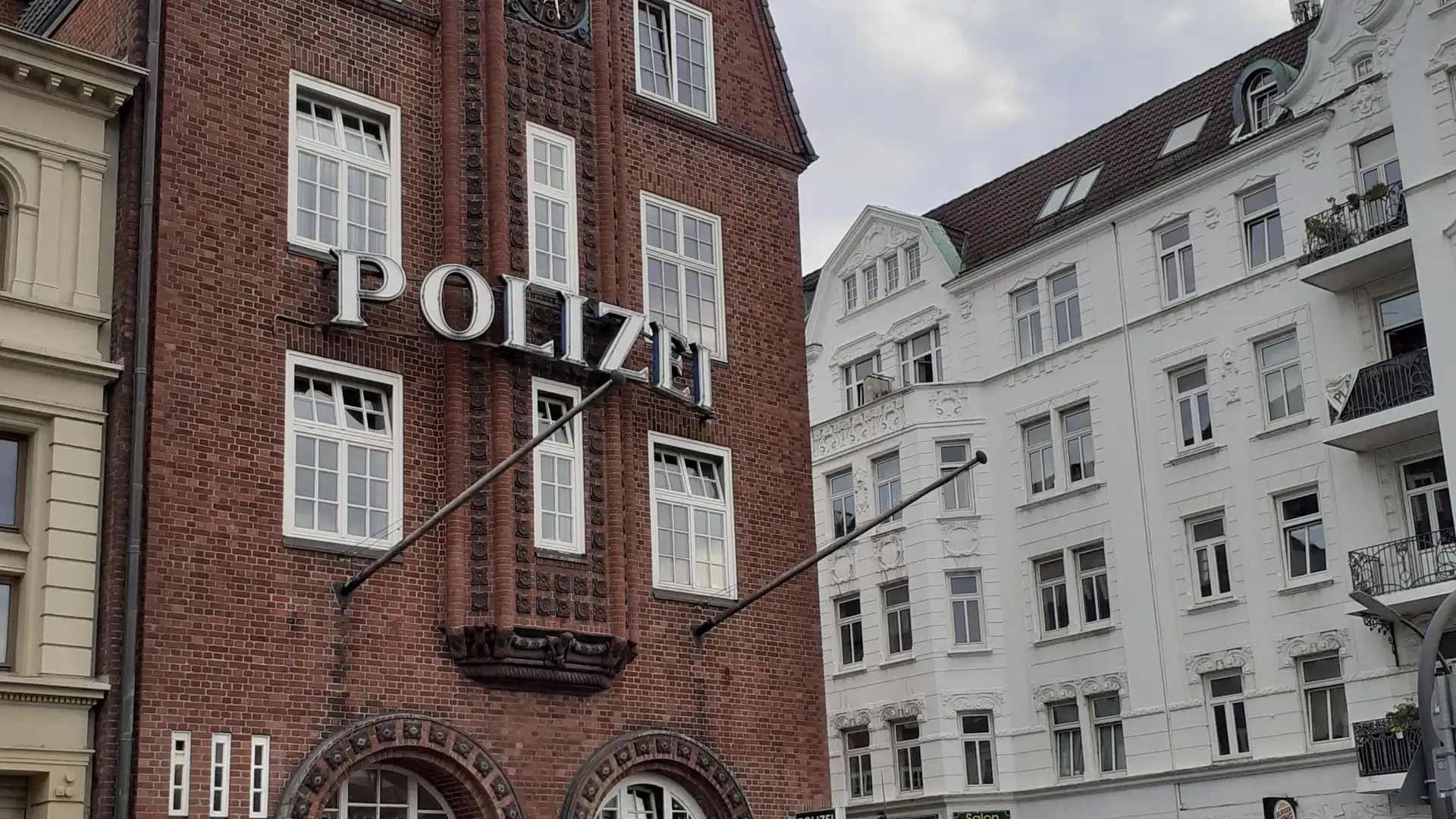 Hoteles cerca de Polizeikommissariat 15 Davidwache