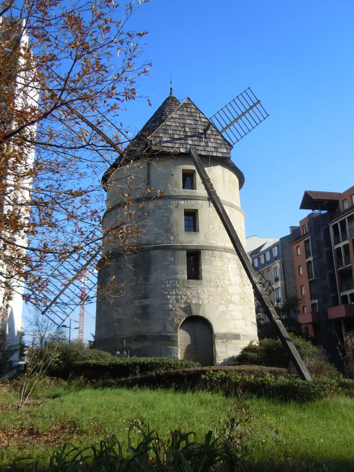 Hotels near Moulin de la Tour