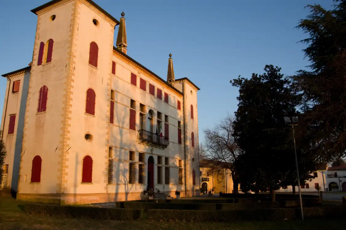 Hotel in zona Fondazione Villa Benzi Zecchini