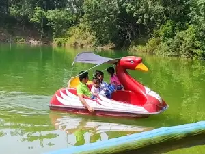 Danau Biru Tabur Kelua