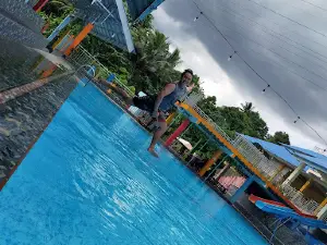 Luis Swimming Pool