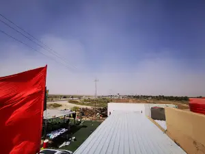 Abdullah's motorcade baby / Basra residents of the island