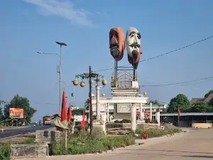 Tugu Topeng