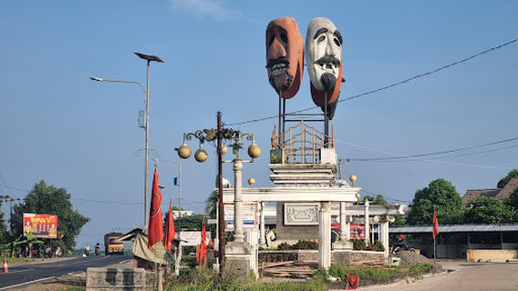 Tugu Topeng