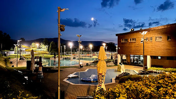 Odkryty basen kąpielowy w Andrychowie (sezonowy)