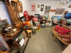Amanda's Treasures Flea Market Cafe