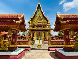 Wat Luang Phu Suang