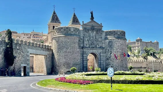 Puerta de Bisagra