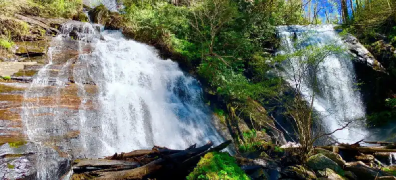 Hotels in White County