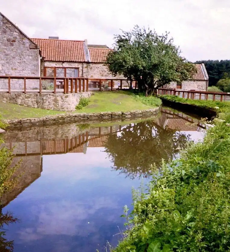 Hotels near Almond Valley