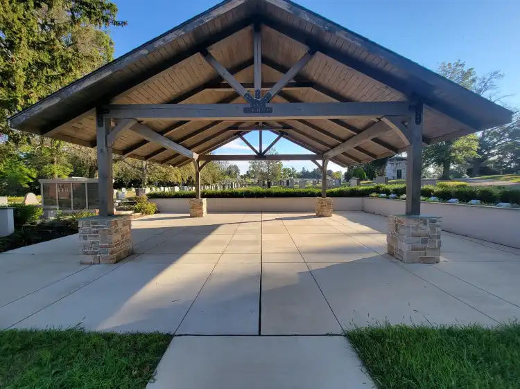 Hotels near East Harrisburg Cemetery
