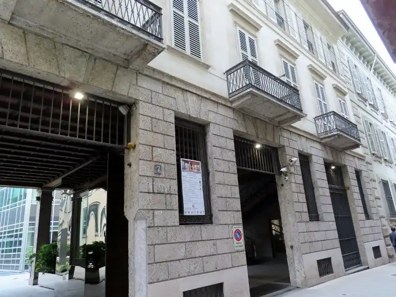 Hotel in zona Casa di Via del Lauro 7