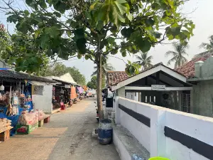 MAKAM PANGERAN SUNYARARAS TANARA