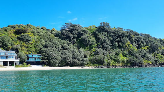 Onetangi Bay