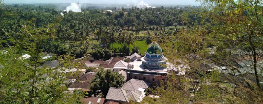 Masjid Urwatul Wust'qa Ladon
