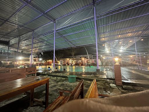 Pemandian air hangat Tirta Madu Barokah