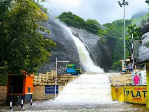 Palaya Kutraalam
