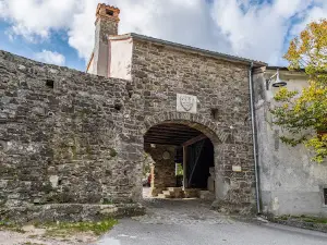 Roč Castle