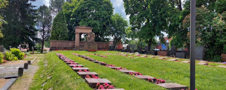 Memorial to those who died in wars