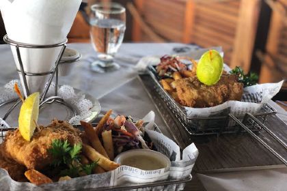 The Lighthouse Restaurant at CrewsInn