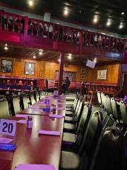 Capone's Dinner and Show