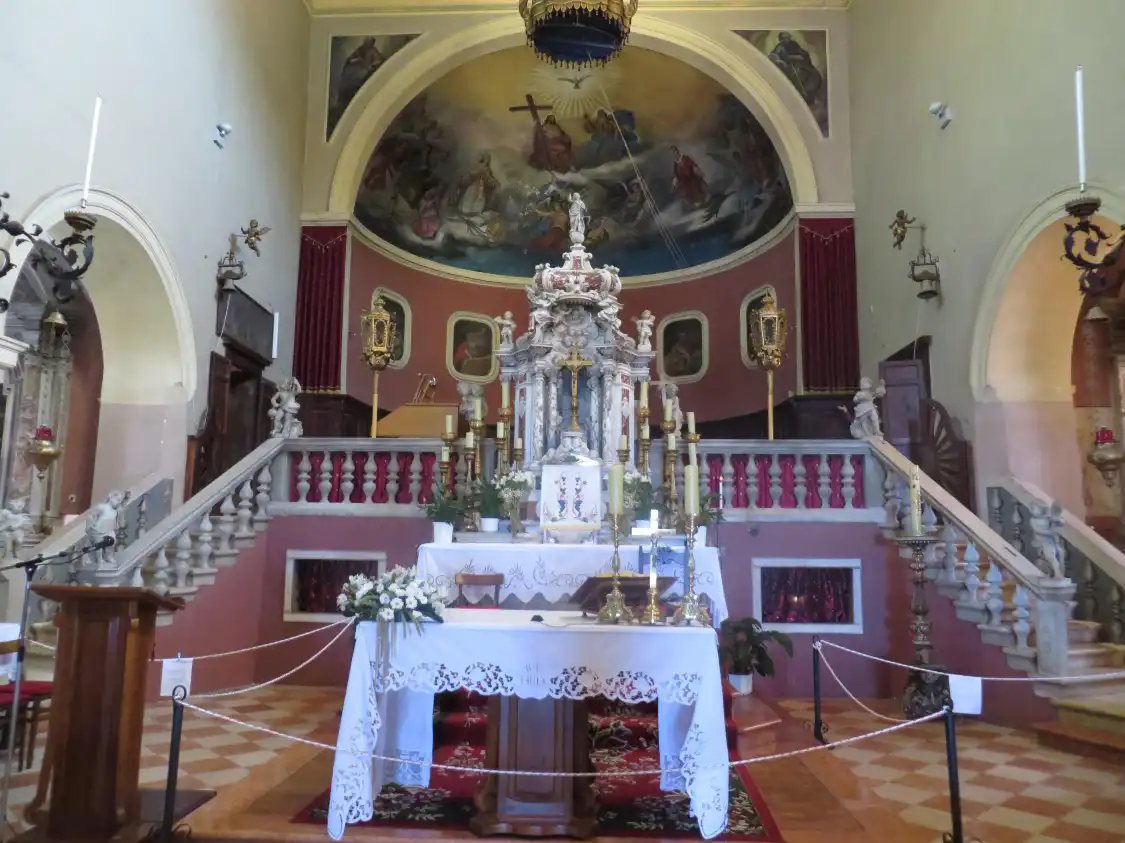 Church of St. Pelage and St. Benedetto附近的飯店