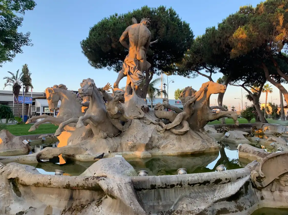 Hotels near Fontana di Proserpina