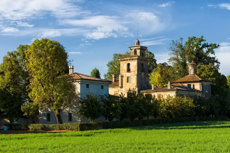 Hôtels à : Casteldidone