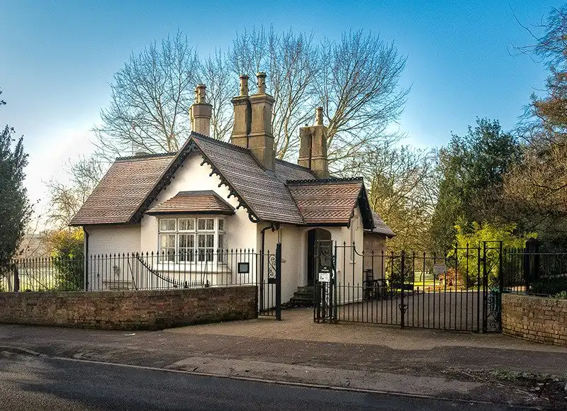 Hotels near East Lodge Gallery