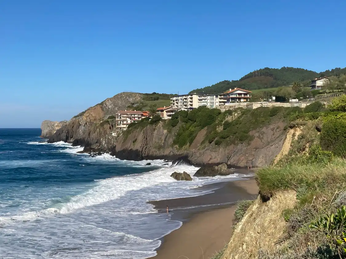 Playa De Bakio附近的飯店
