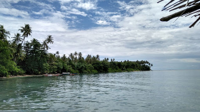 Pantai Teluk Bengkuang