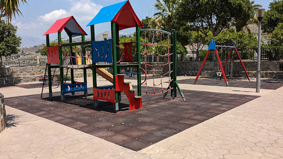 Parque y pista polideportiva de las maravillas