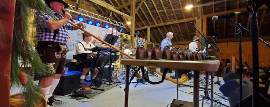 Amana Festhalle Barn